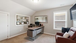 Interior - Upscale & Spacious in the Heart of Hendersonville 30 Min from Nashville/Airport (Hendersonville)