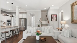 Smart TV - Upscale & Spacious in the Heart of Hendersonville 30 Min from Nashville/Airport (Hendersonville)