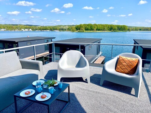 Houseboat at Mookerplas