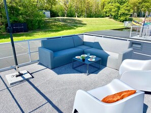 Mobile Home | Balcony