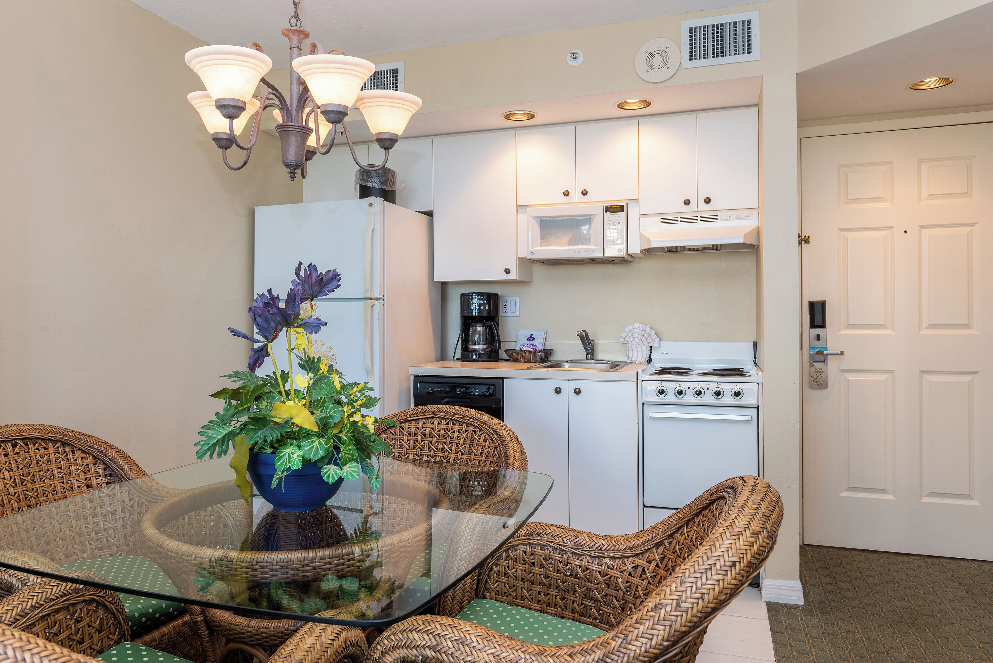 Sunset Balcony Stay With Outdoor Pool Steps From Estero Bay Wildlife Views - Bonita Springs, FL