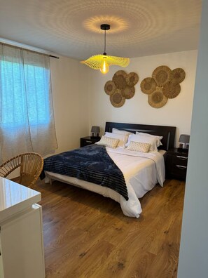 Iron/ironing board, Internet, bed sheets - Excellent luxury apartment with sea view (Baie-Mahault)