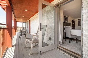 Loft, Balcony, Hill View | Terrace/patio - River Hill Room 2 (Tuscaloosa)