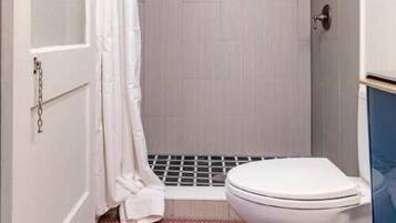 Loft, Balcony, Hill View | Bathroom