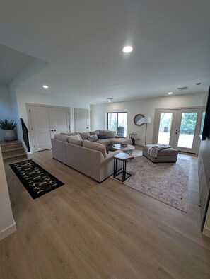 Living area - High Above It All - Secluded 3BR Retreat Nestled Into the Mountaintop (Paupack)