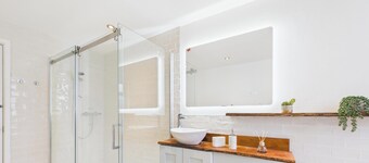 Stylish 2BR | Free Parking | 2 Baths | Oadby