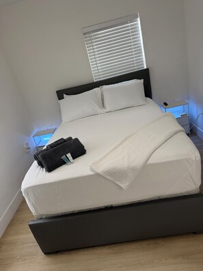 2 slaapkamers, een strijkplank/strijkijzer, wifi, beddengoed