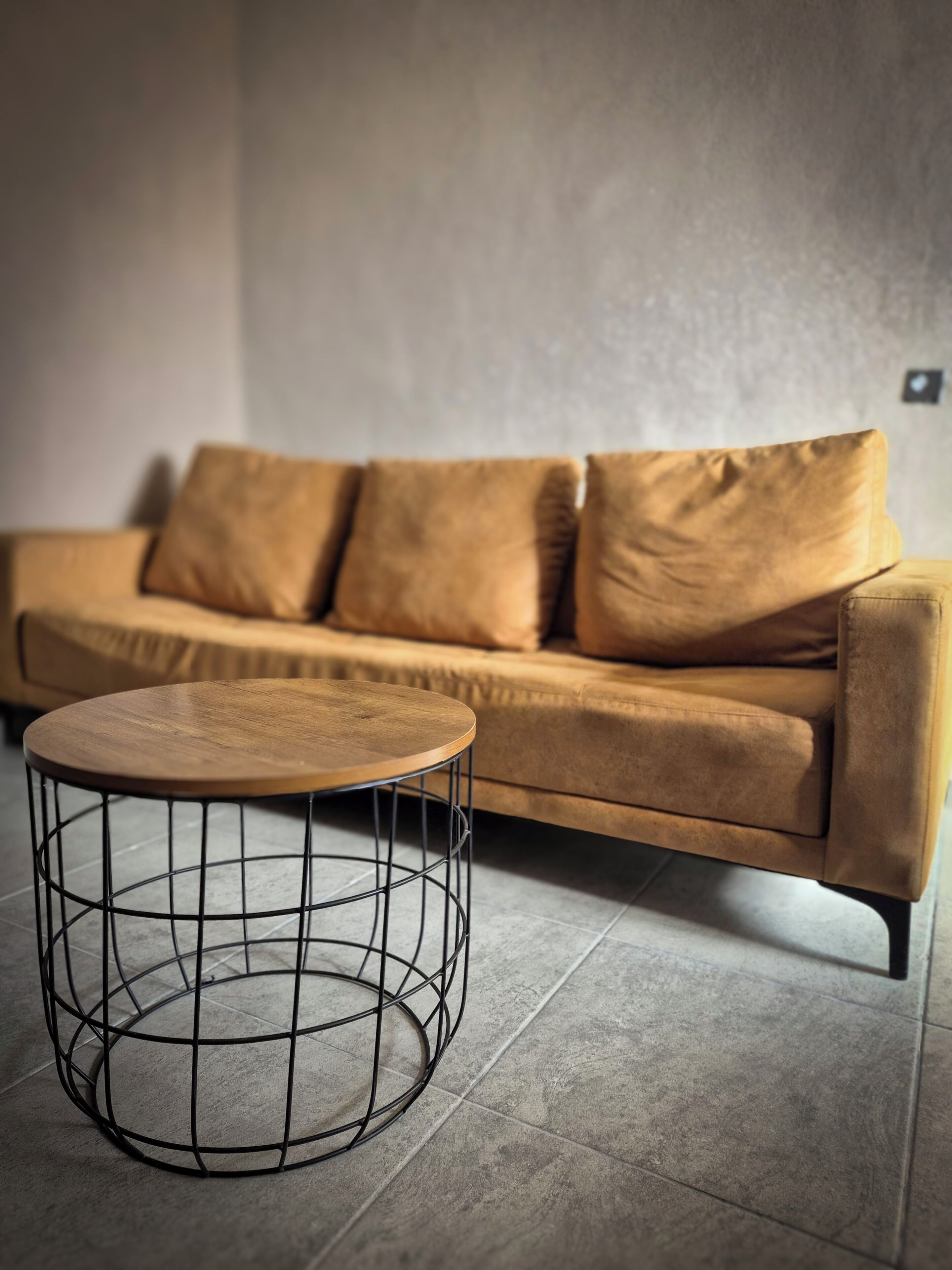 Deluxe Suite, Multiple Beds, Private Bathroom | Living area