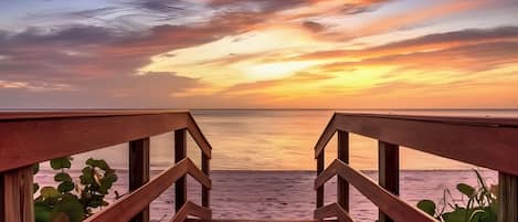 Beach nearby, sun-loungers, beach towels