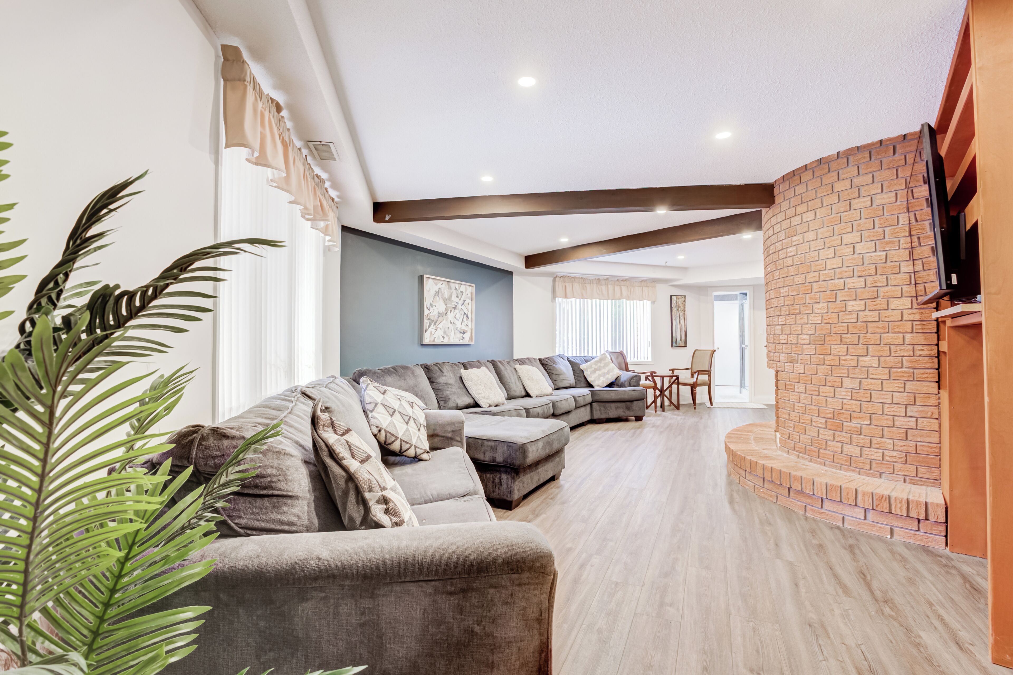 Luxury 5 Bedroom Nature Villa In Beautiful Pickering With Swimming Pool - 阿克斯布里奇