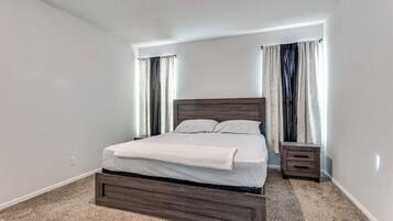 3 bedrooms, iron/ironing board, WiFi, bed sheets