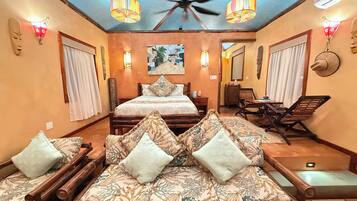 Honeymoon Studio Suite | Premium bedding, down duvets, pillow-top beds, in-room safe