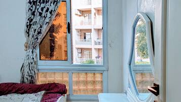 2 bedrooms, desk, iron/ironing board, free WiFi