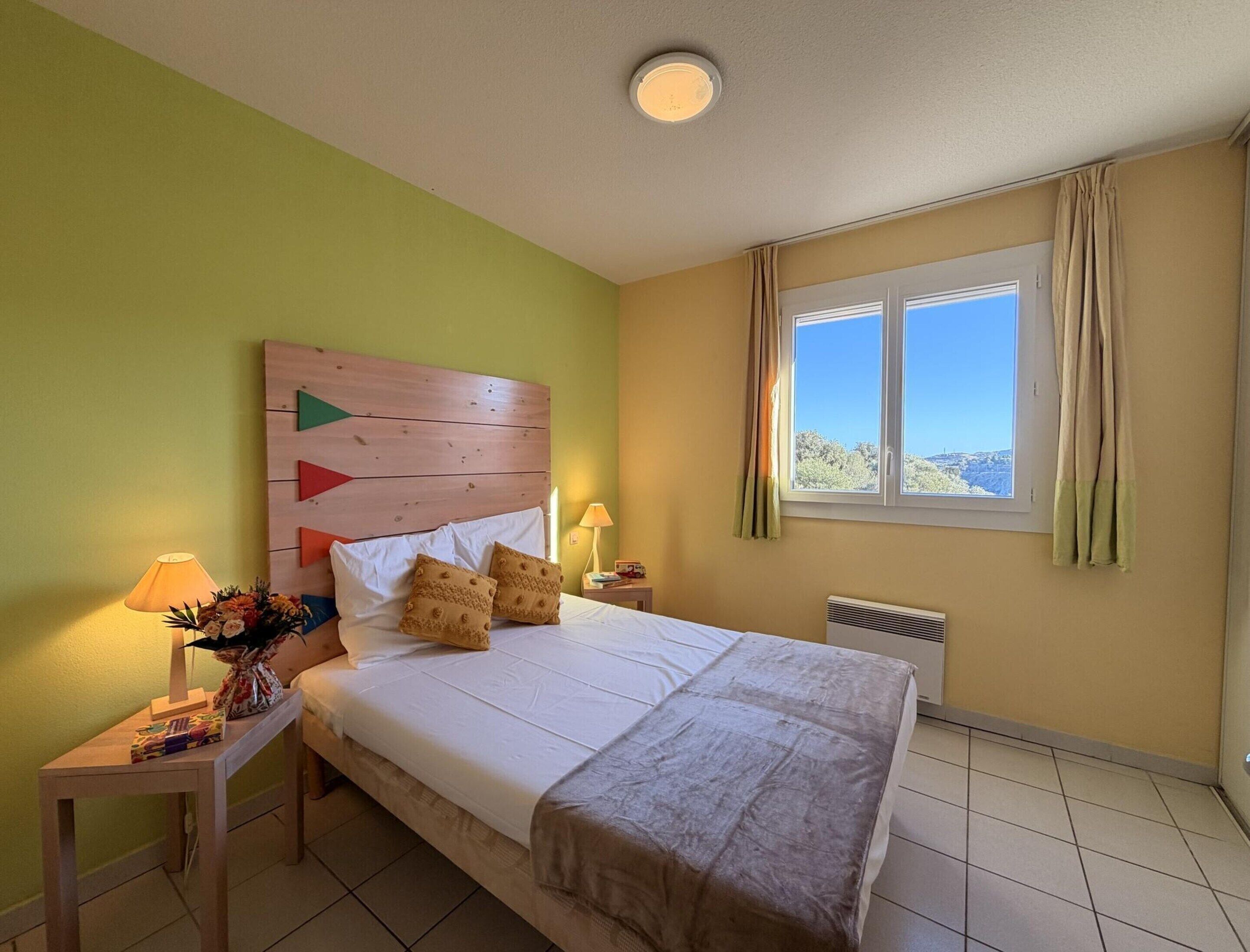 Apartment | 1 bedroom, iron/ironing board, individually furnished, bed sheets