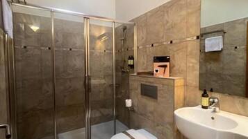 Double Room | Bathroom