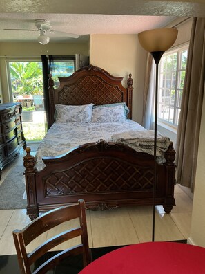 1 bedroom, desk, iron/ironing board, free WiFi - Cozy Miramar 1 Bedroom with POOL for vacation, travel nurse short, longterm rent (Miramar)