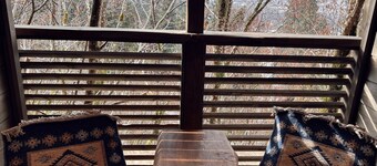 Wooden Cabin in Nature: Sauna, Jacuzzi, BBQ & Fireplace