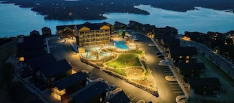 NEW FRONT ROW LAKE VIEWS! Theater, Pools, Hot Tub - Sleeps 26 at Camp Ironwood