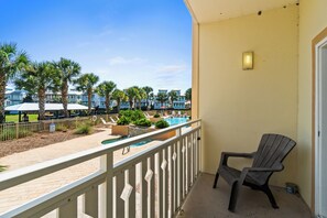 Terrace/patio - Waterside Village 108. 4 min walk to the beach. Pool and Hot Tub (Mexico Beach)