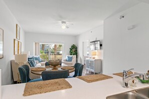 Living area - Waterside Village 108. 4 min walk to the beach. Pool and Hot Tub (Mexico Beach)