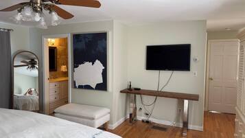 Iron/ironing board, Internet, bed sheets