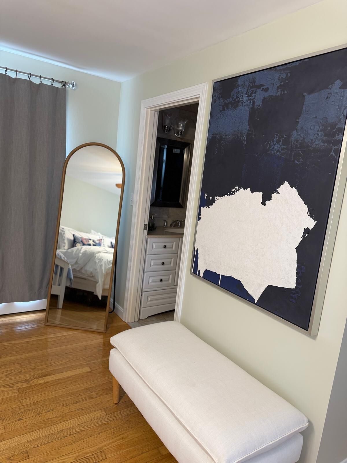 Iron/ironing board, internet, bed sheets