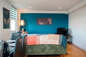 TV - Stylish Apartment in the Heart of Crystal Palace - Pass the Keys (London)