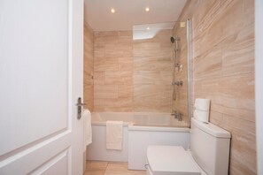 Towels - Stylish Apartment in the Heart of Crystal Palace - Pass the Keys (London)