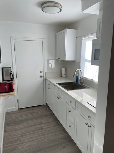 Your own little house.#D Pet-Friendly