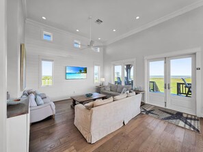 TV, ping pong - Luxury Beachfront Ocean Views Pool Access Sleeps 15 (Bolivar Peninsula)