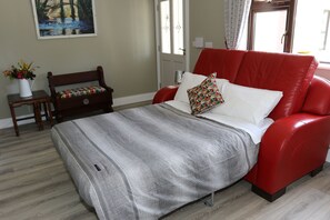 Iron/ironing board, free WiFi, bed sheets