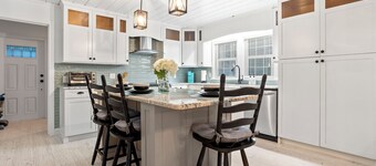 Multihome River Retreat - Pet Friendly!