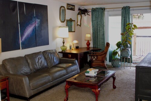 Cozy 1-bedroom apartment available for CWS