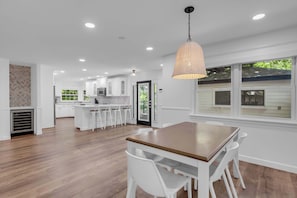 Dining - Riverview Hideaway: Waterfront & Boat Lift! (Kingsland)