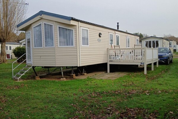 Delightful 2 Bedroom Caravan Manor Park Hunstanton - Norfolk