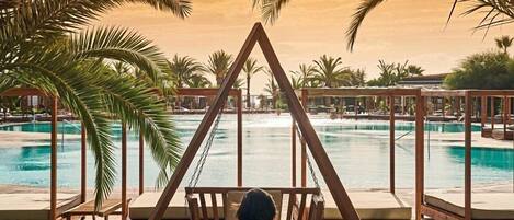 Indoor pool, 2 outdoor pools, free cabanas, pool umbrellas