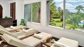 Couples treatment rooms, body treatments, hydrotherapy