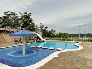 Pool - Charming Modern Family Home near Beach & City! Pool Access & Casa Club! (Zaragoza)