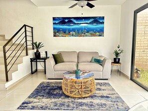 Living area - Charming Modern Family Home near Beach & City! Pool Access & Casa Club! (Zaragoza)