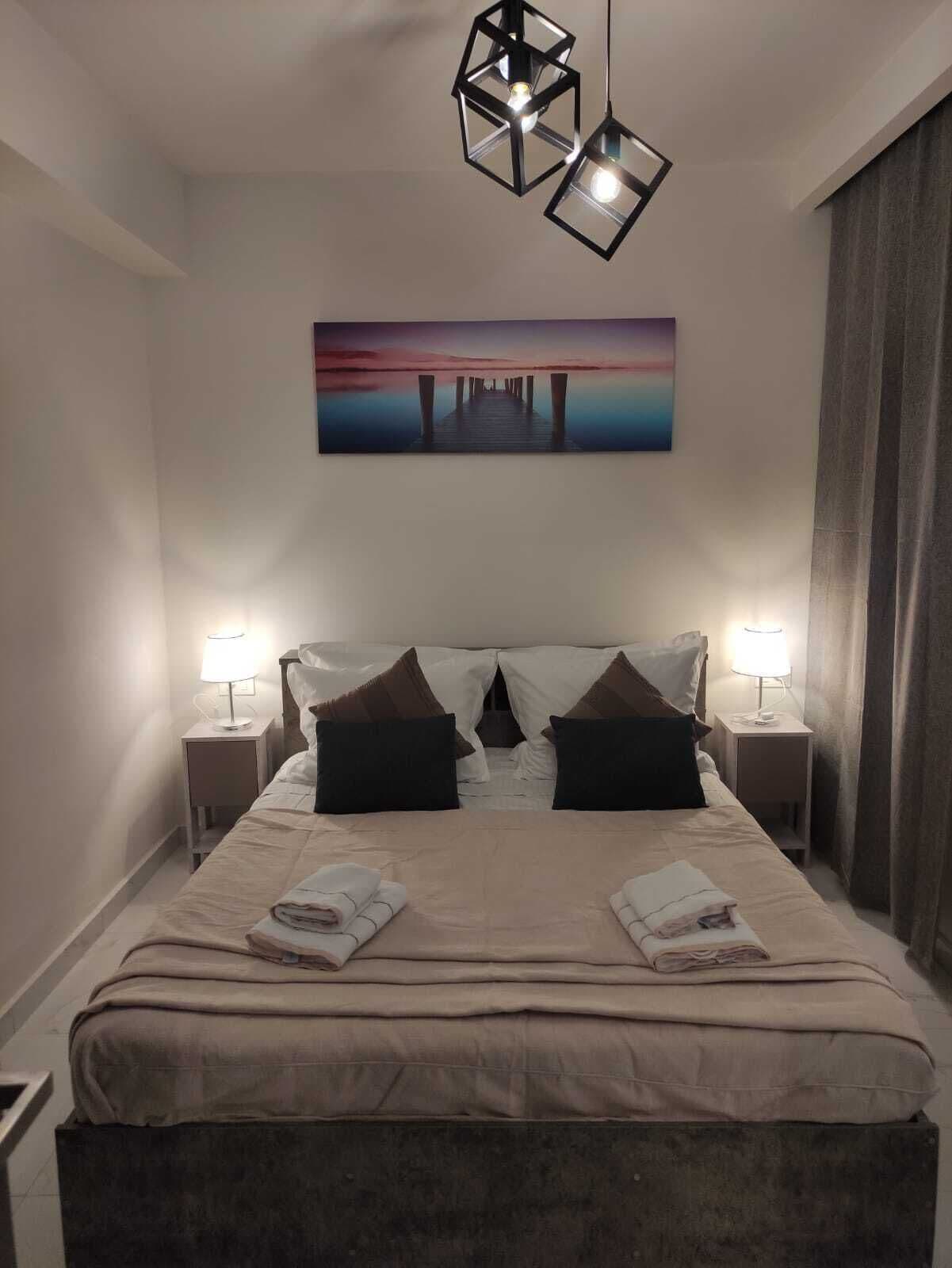 3 bedrooms, in-room safe, iron/ironing board, WiFi (free)