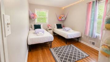 3 bedrooms, WiFi, bed sheets