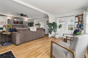 House, Multiple Beds, Kitchen, Garden View (Walnut Street Retreat) | Living area - Walnut Street Retreat Downtown, Dog Friendly (Windsor)