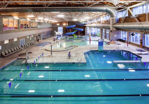 Indoor pool - Charming 2-bedroom Villa in beautiful Avon at the Sheraton Lakeside Terrace (Avon)