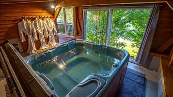 Deluxe-Chalet, 3 Schlafzimmer, eigenes Bad, Seeblick | Innenbereich