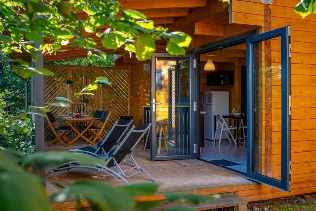 Chalet Deluxe, 2 chambres, vue lac | Restauration extérieure