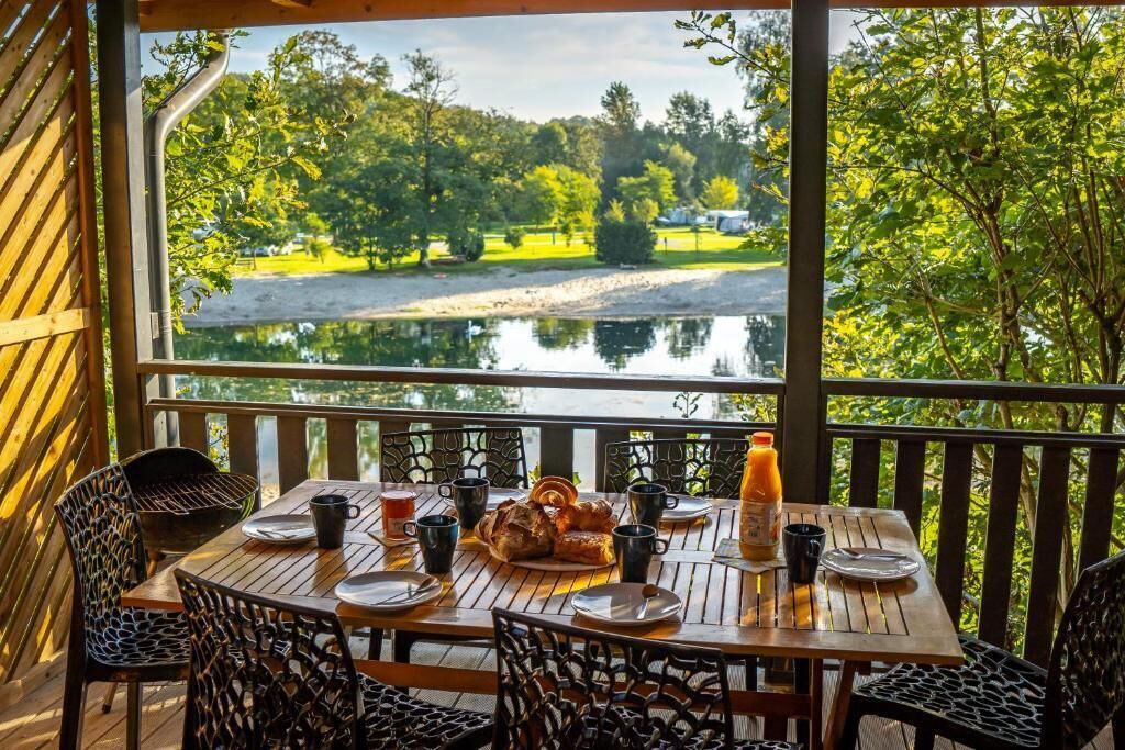 Deluxe Chalet, 3 Bedrooms, Lake View | Outdoor dining