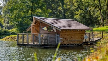 Ferienhütte, auf dem Wassser | Außenbereich