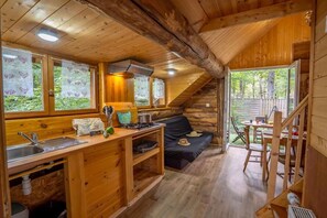 Chalet tradicional, 3 habitaciones | Área de sala de estar