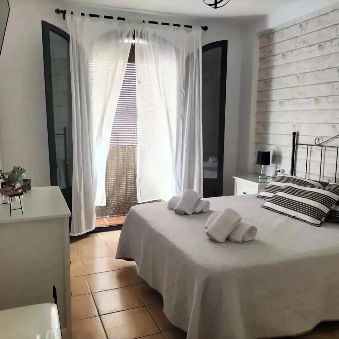 2 habitaciones, tabla de planchar con plancha y wifi gratis 