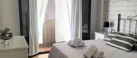 2 bedrooms, iron/ironing board, free WiFi, bed sheets